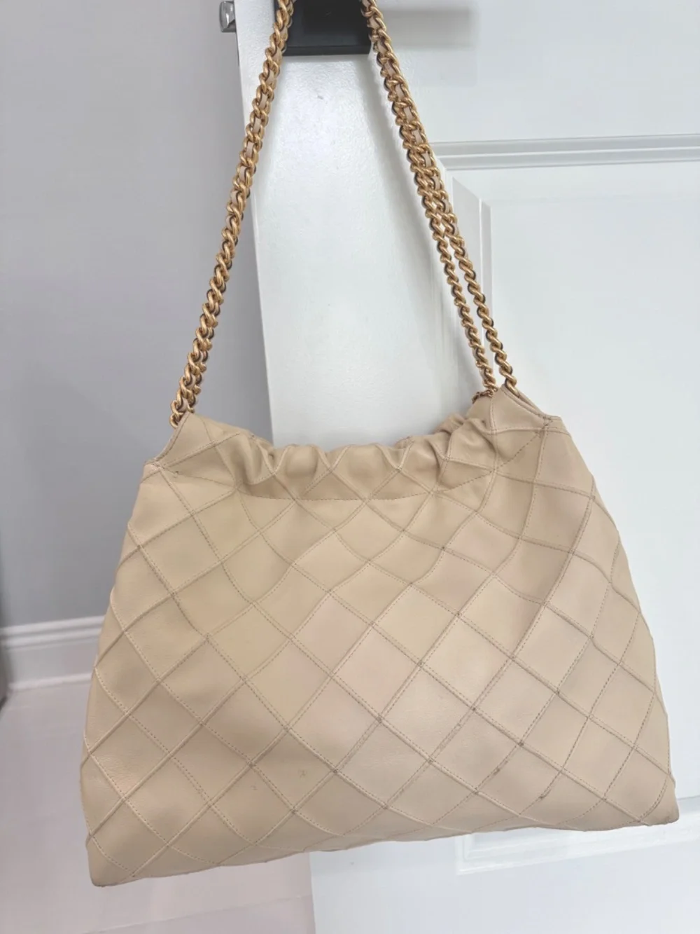 Tory Burch Fleming Soft Leather Quilted Chain Hobo Bag